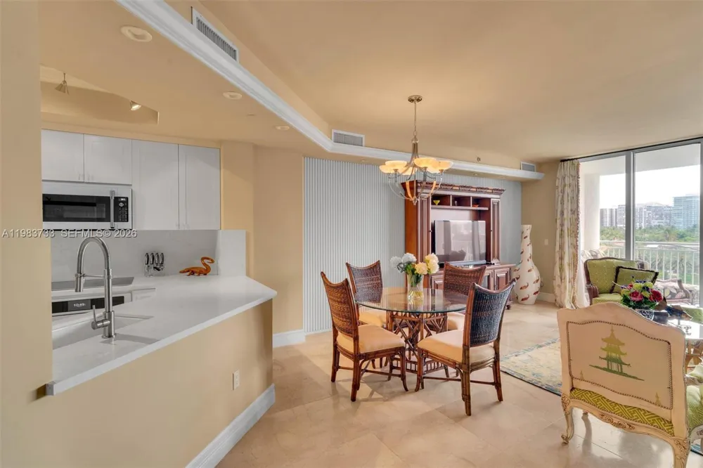 9751 E Bay Harbor Dr #6C Bay Harbor Islands, FL 33154