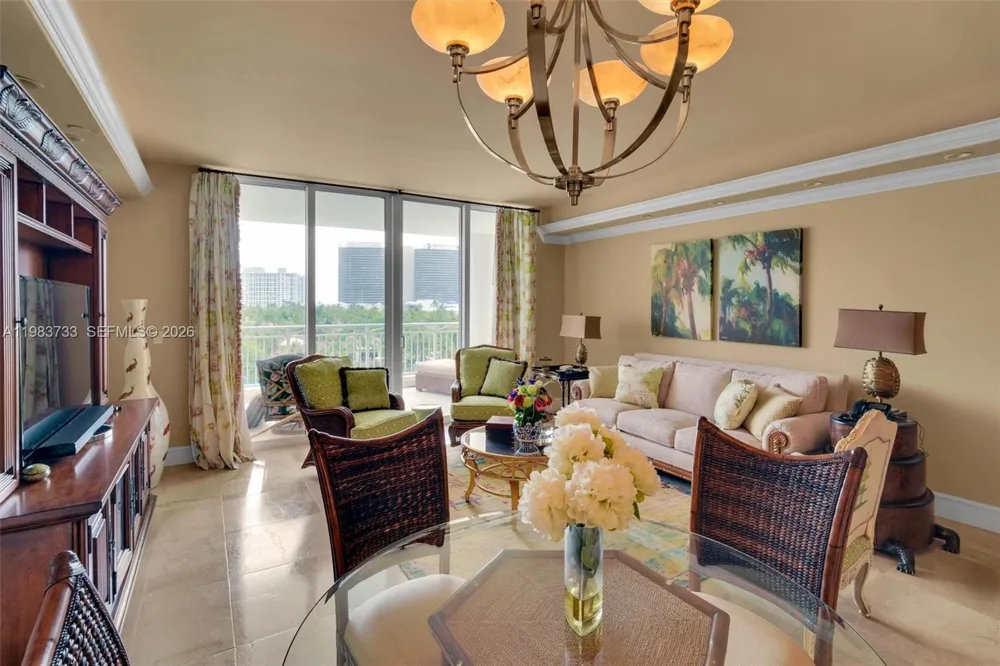 9751 E Bay Harbor Dr #6C Bay Harbor Islands, FL 33154