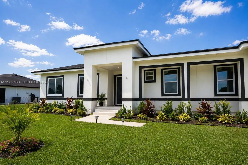 1715 McArthur Ave Lehigh Acres, FL 33972