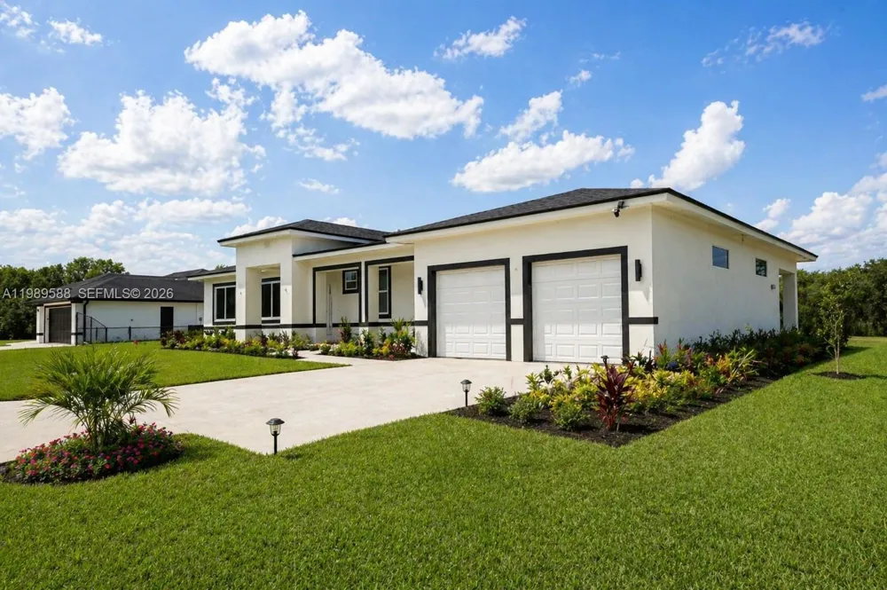 1715 McArthur Ave Lehigh Acres, FL 33972