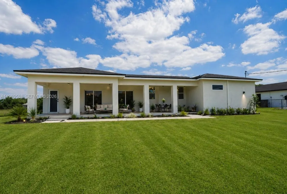 1715 McArthur Ave Lehigh Acres, FL 33972