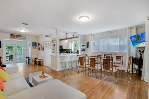 113 SW 2nd St