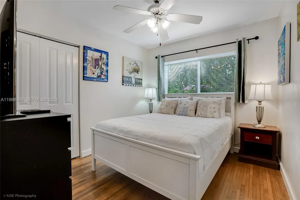 113 SW 2nd St Hallandale Beach, FL 33009
