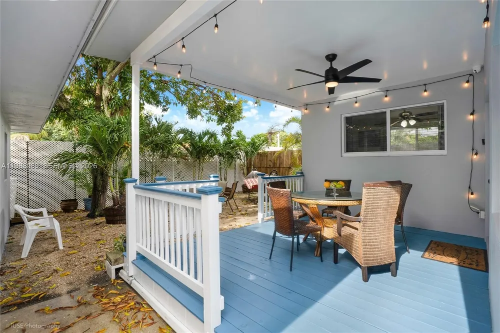 113 SW 2nd St Hallandale Beach, FL 33009