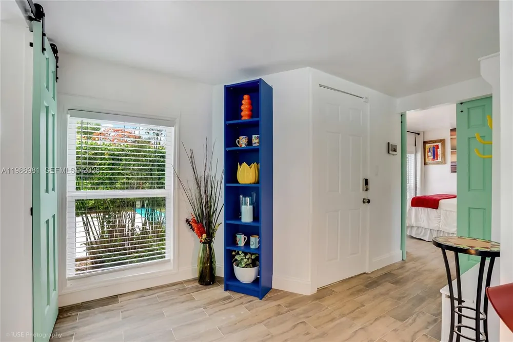 212 SW 1st Ave Hallandale Beach, FL 33009