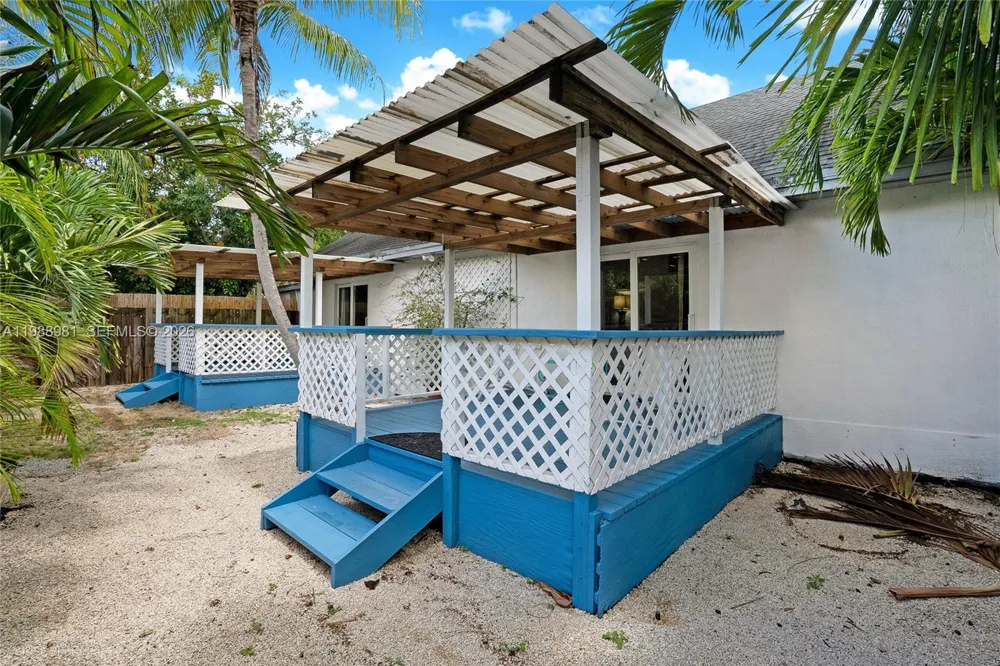 212 SW 1st Ave Hallandale Beach, FL 33009