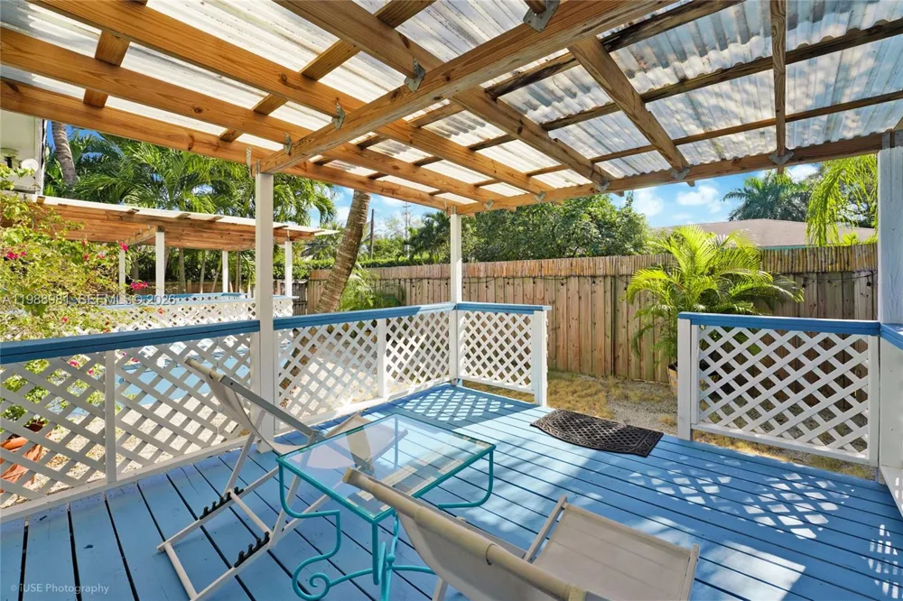 212 SW 1st Ave Hallandale Beach, FL 33009