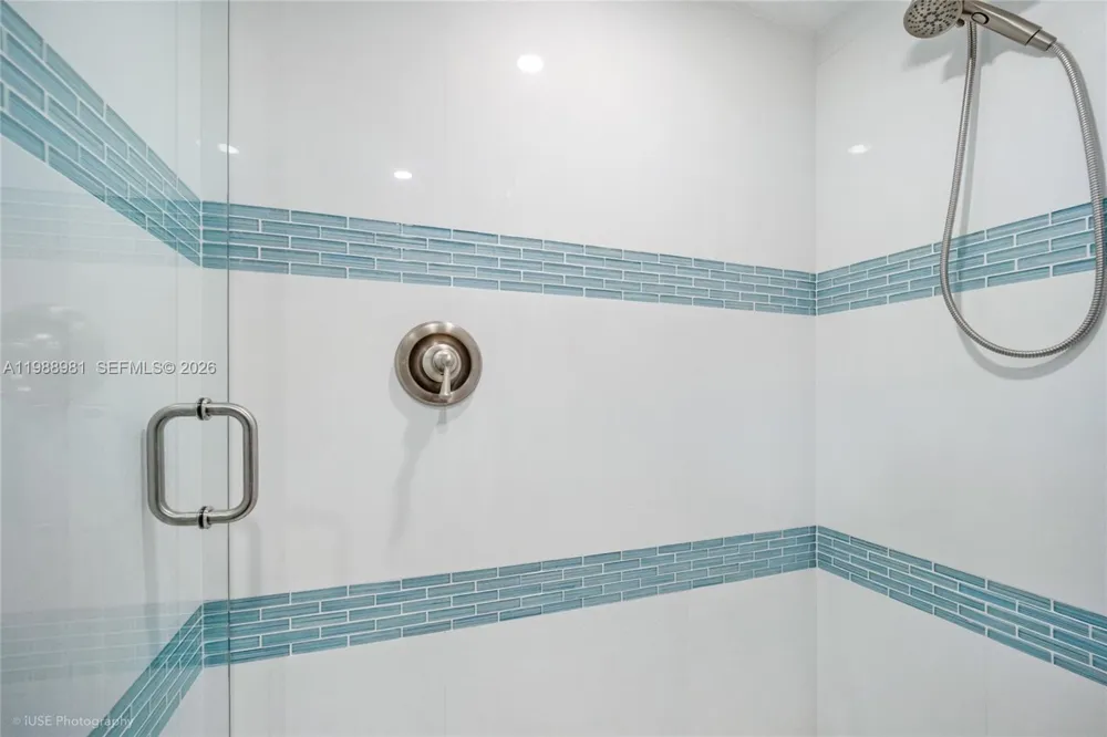 212 SW 1st Ave Hallandale Beach, FL 33009