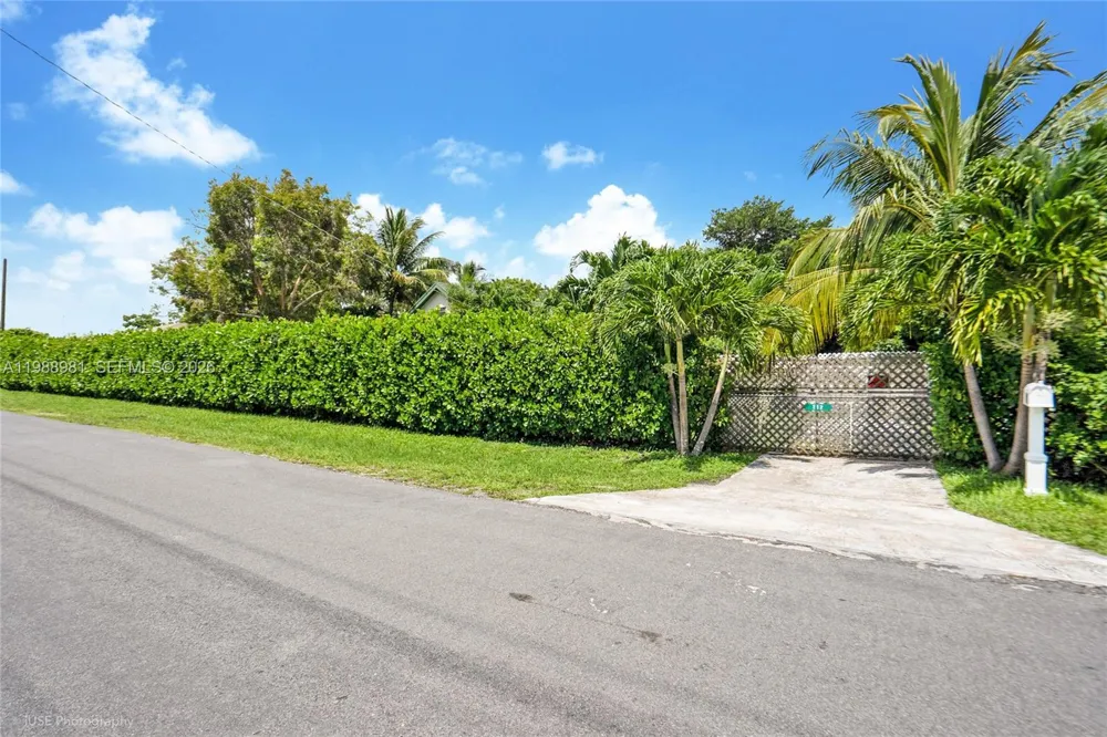 212 SW 1st Ave Hallandale Beach, FL 33009