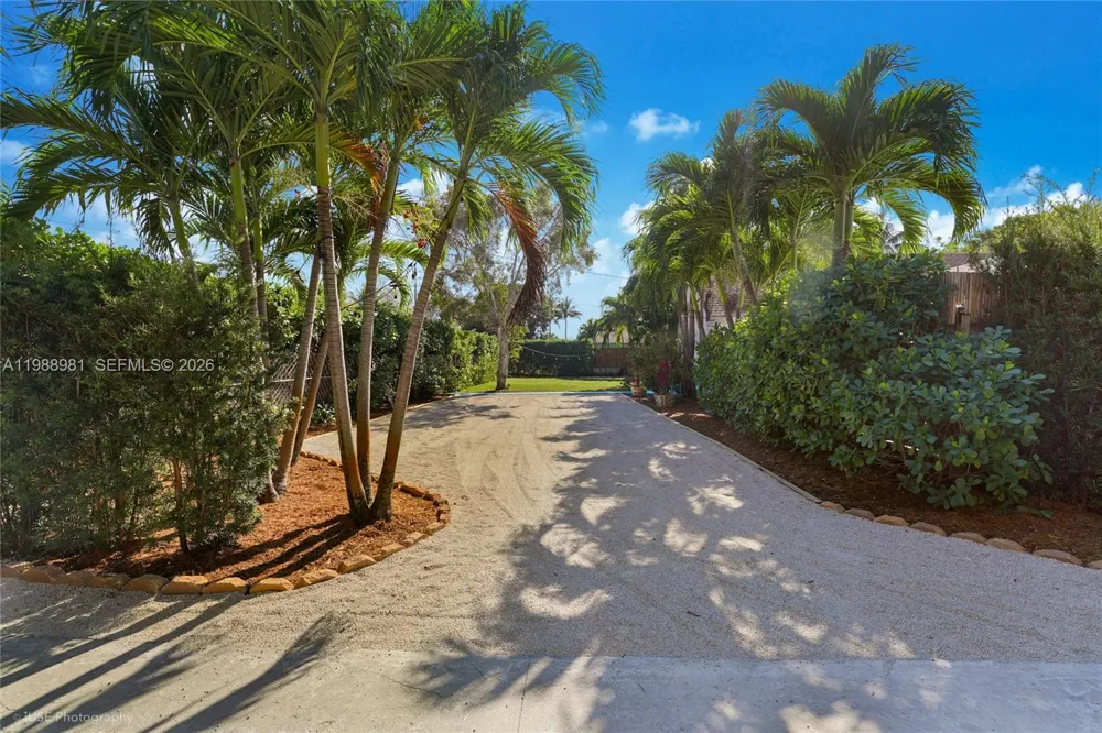212 SW 1st Ave Hallandale Beach, FL 33009