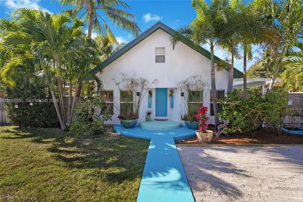 212 SW 1st Ave Hallandale Beach, FL 33009