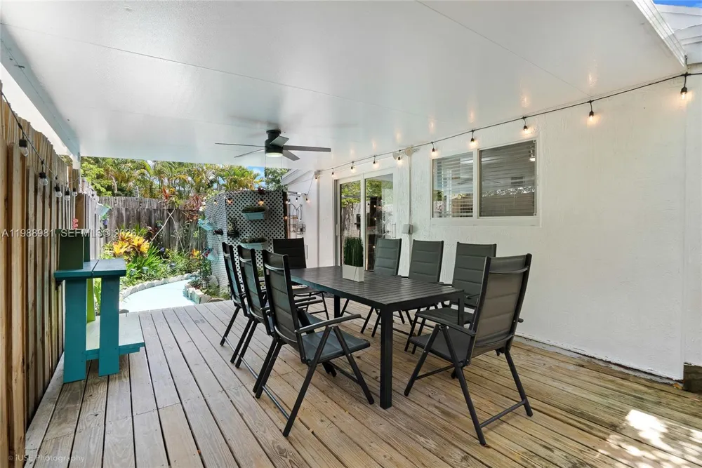 212 SW 1st Ave Hallandale Beach, FL 33009