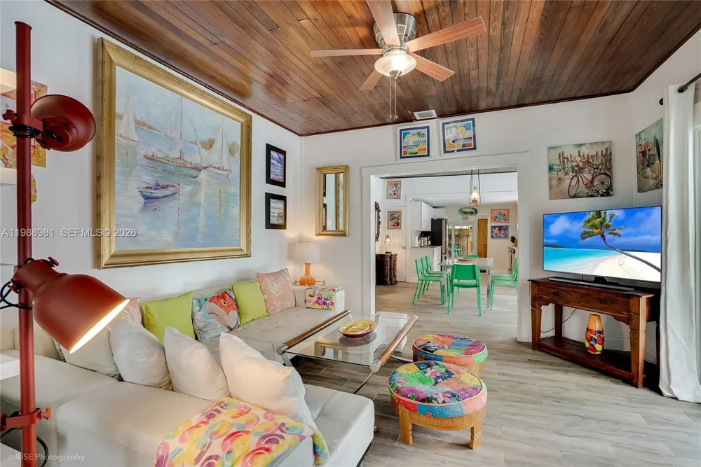 212 SW 1st Ave Hallandale Beach, FL 33009