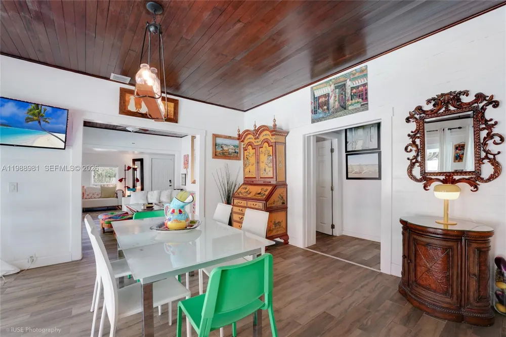 212 SW 1st Ave Hallandale Beach, FL 33009