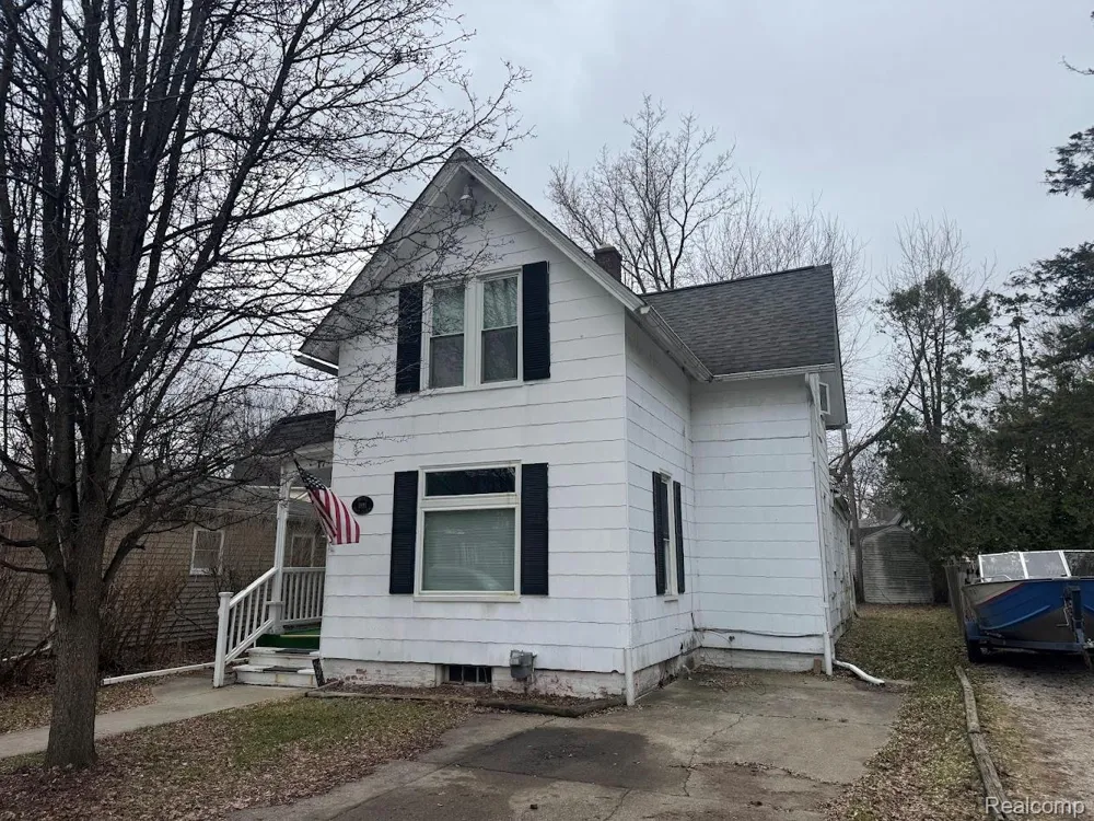 17 Stapleton Street Mt Clemens City, MI 48043