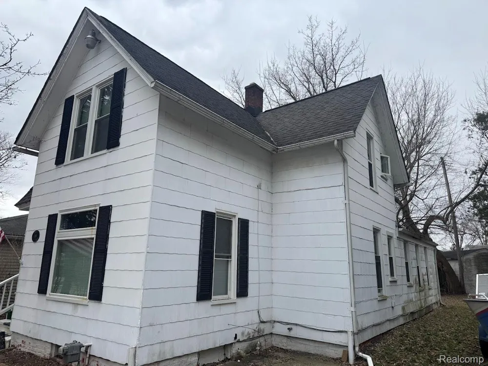 17 Stapleton Street Mt Clemens City, MI 48043