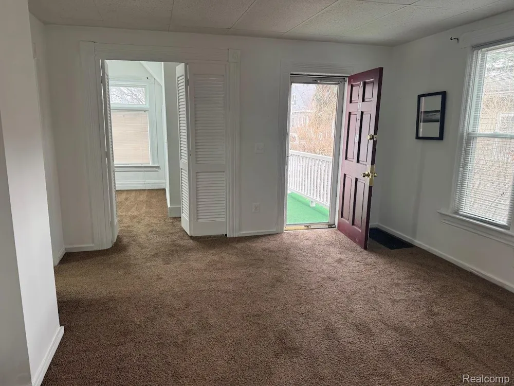 17 Stapleton Street Mt Clemens City, MI 48043