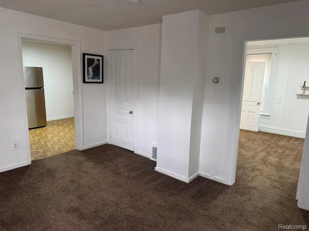 17 Stapleton Street Mt Clemens City, MI 48043