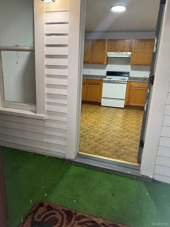 17 Stapleton Street Mt Clemens City, MI 48043