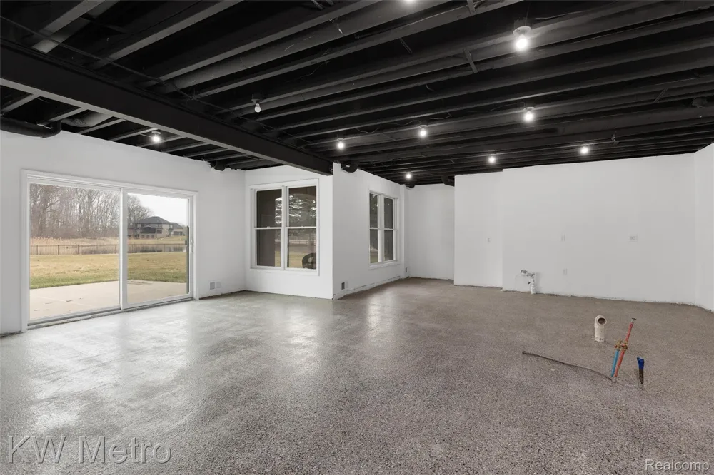 65884 Windrose Court Ray Township, MI 48096