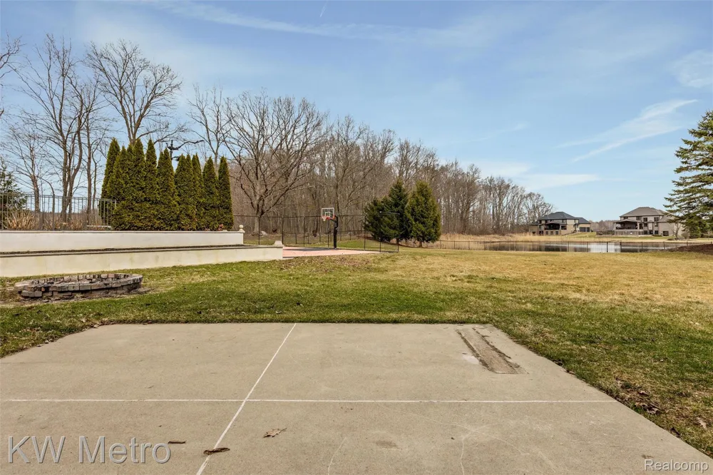65884 Windrose Court Ray Township, MI 48096