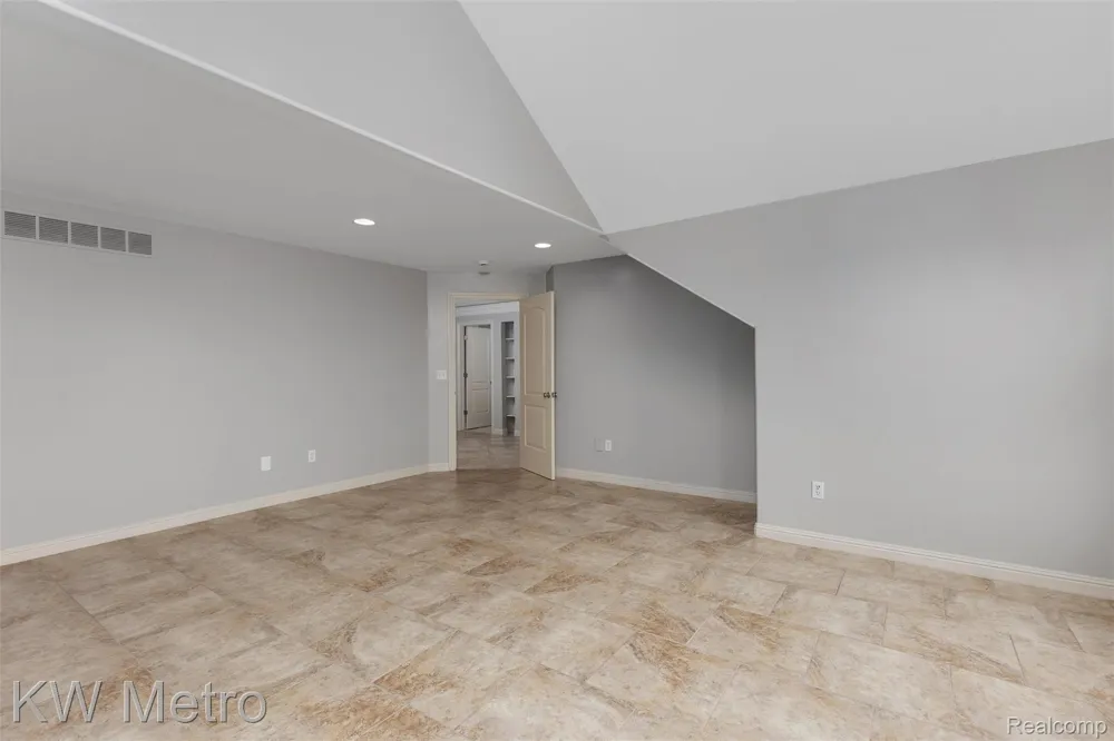 65884 Windrose Court Ray Township, MI 48096