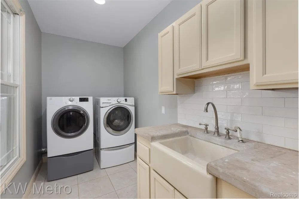 65884 Windrose Court Ray Township, MI 48096