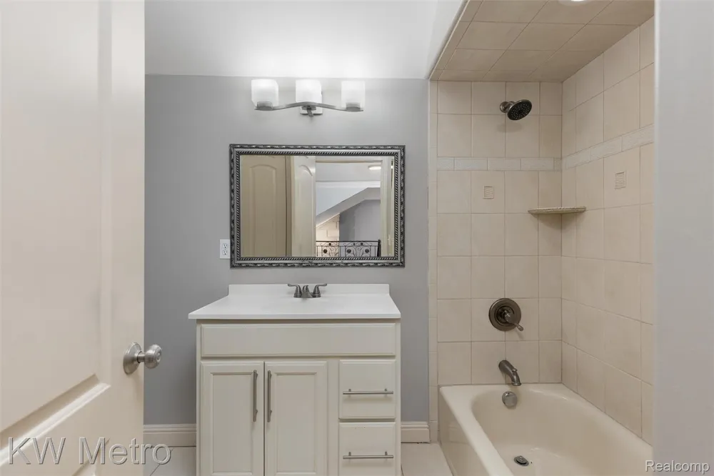 65884 Windrose Court Ray Township, MI 48096