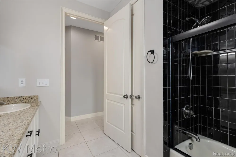 65884 Windrose Court Ray Township, MI 48096