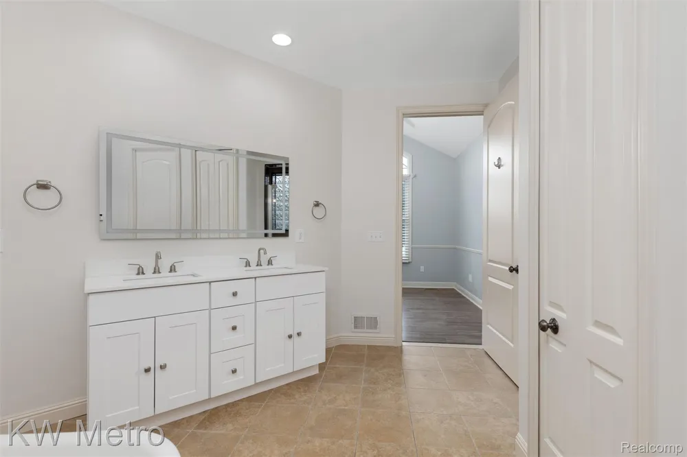 65884 Windrose Court Ray Township, MI 48096