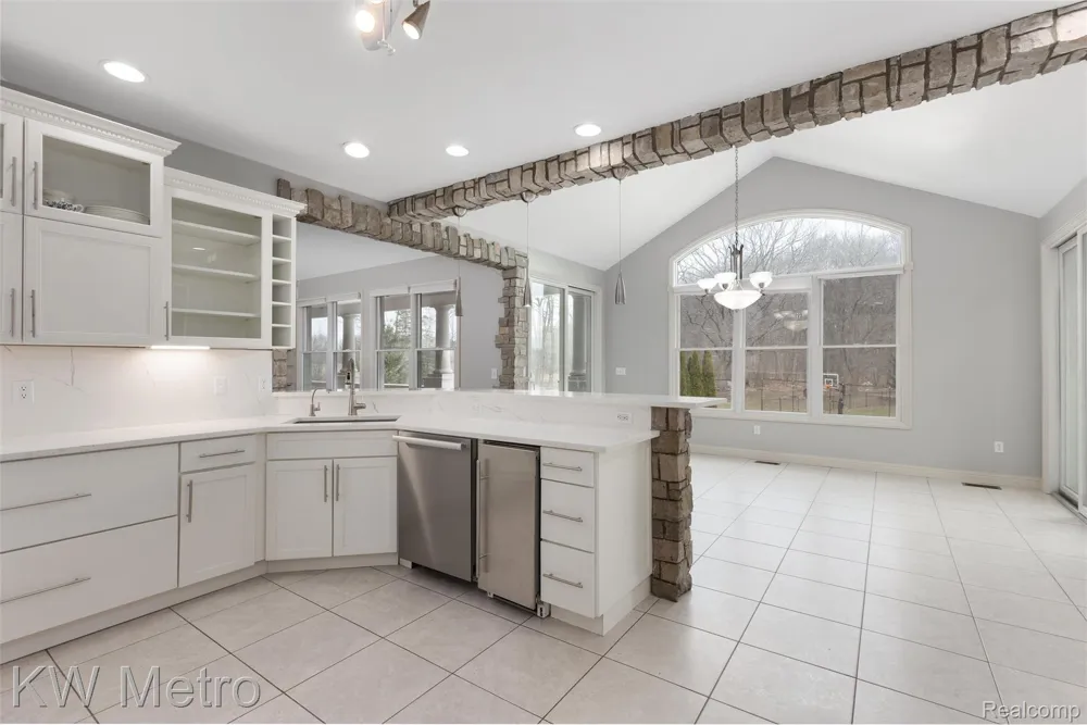 65884 Windrose Court Ray Township, MI 48096