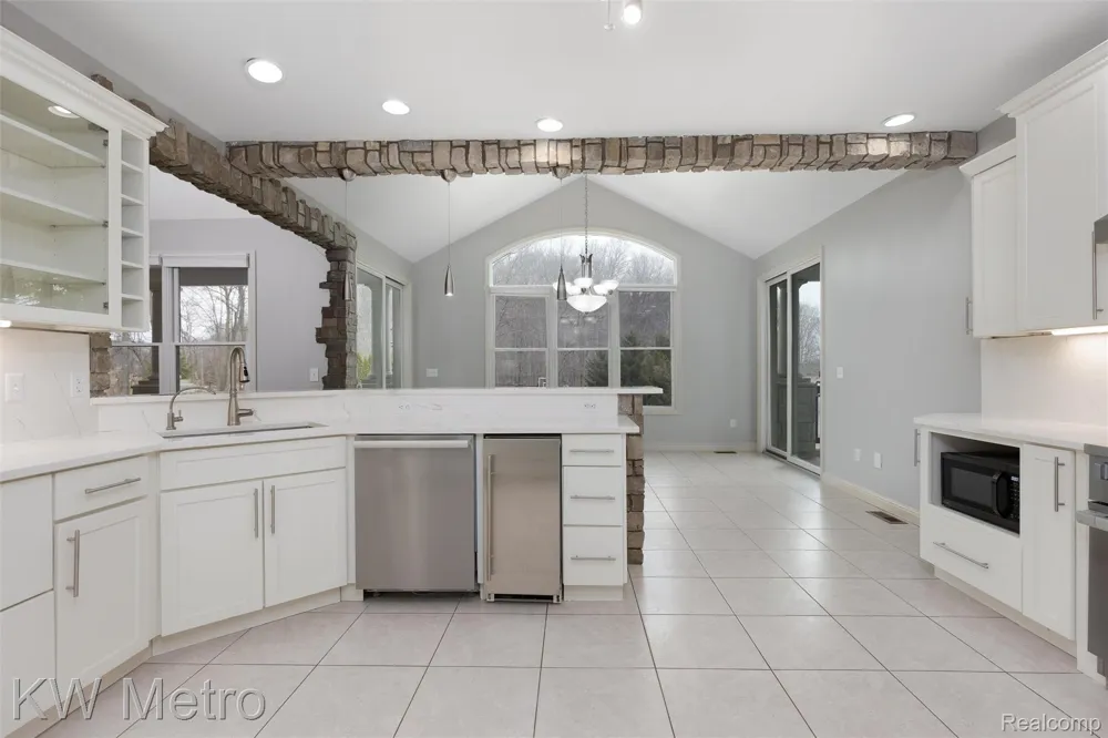 65884 Windrose Court Ray Township, MI 48096