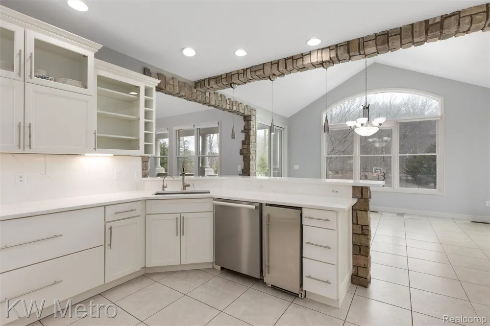 65884 Windrose Court Ray Township, MI 48096