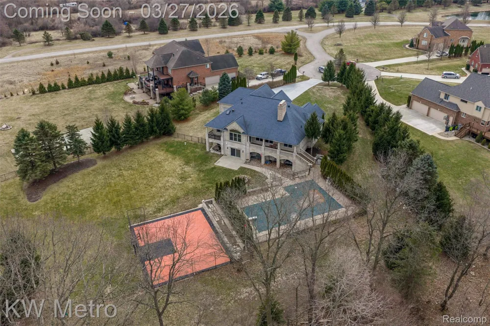 65884 Windrose Court Ray Township, MI 48096