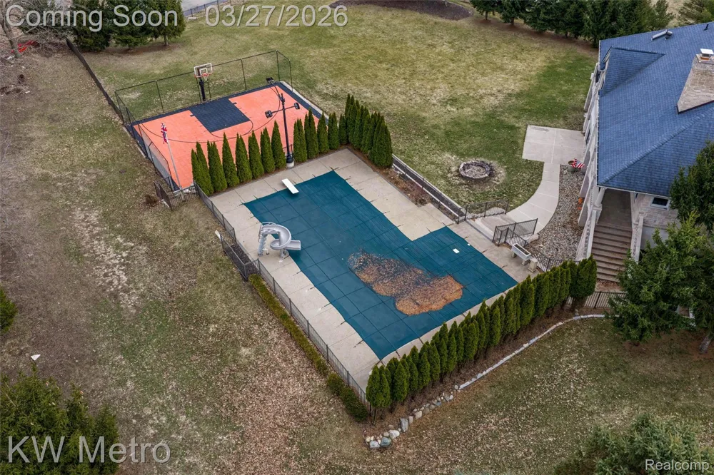65884 Windrose Court Ray Township, MI 48096