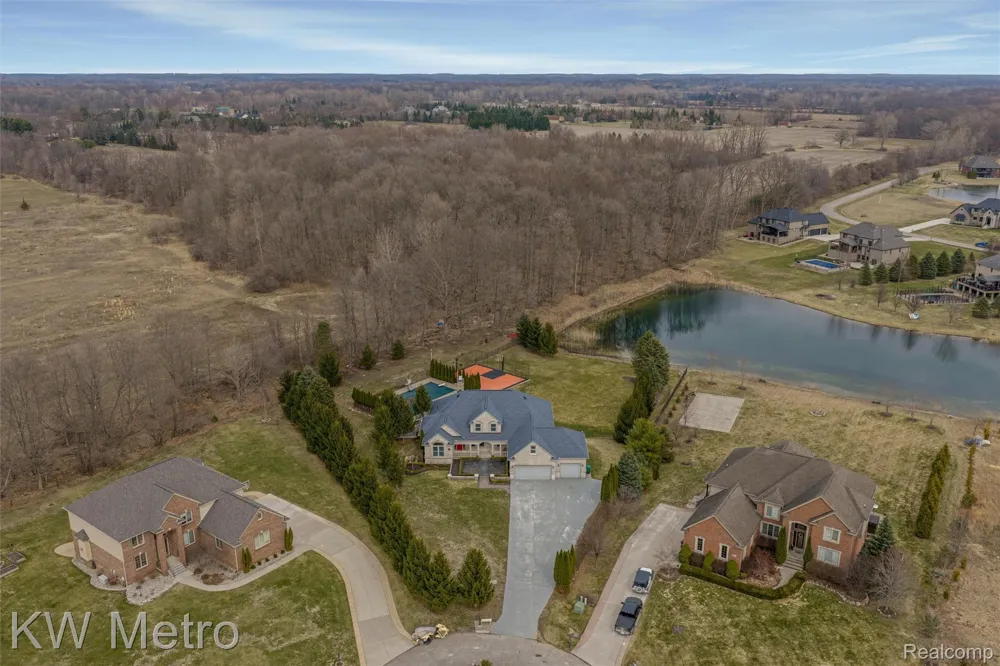 65884 Windrose Court Ray Township, MI 48096