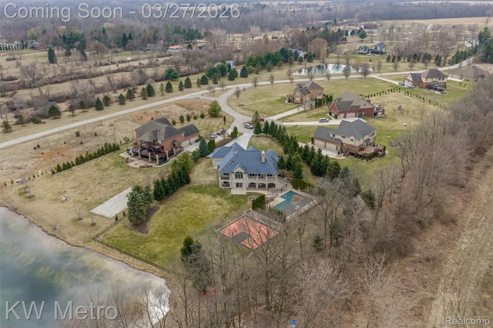 65884 Windrose Court Ray Township, MI 48096