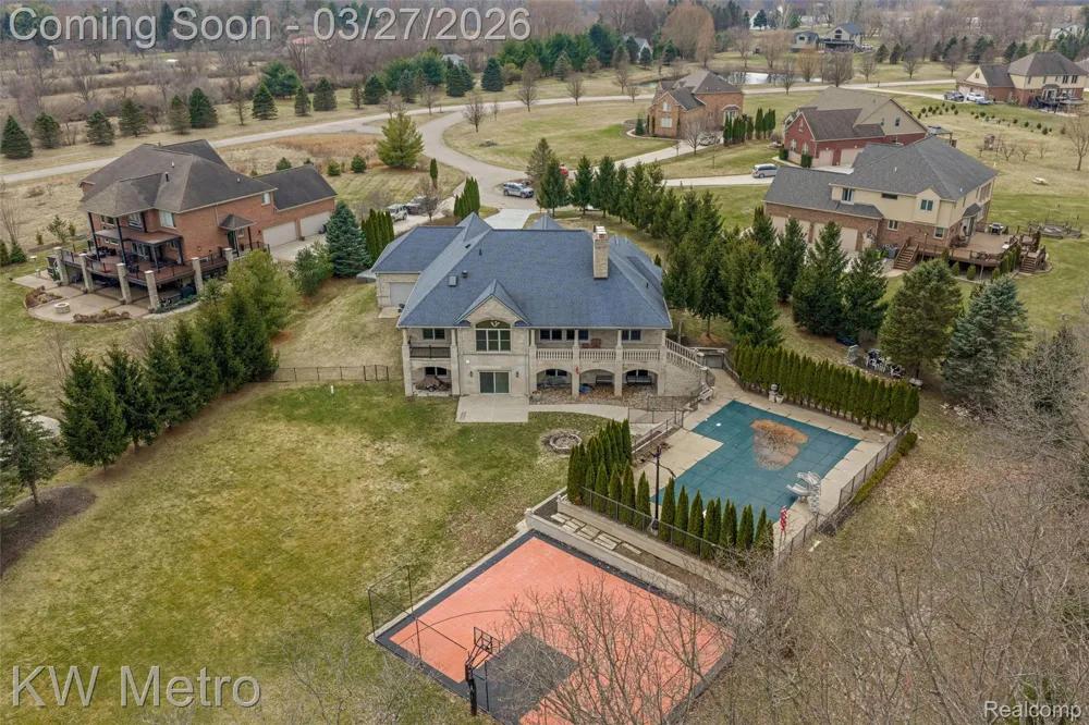 65884 Windrose Court Ray Township, MI 48096