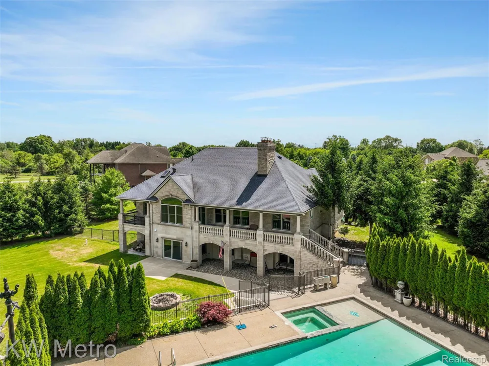 65884 Windrose Court Ray Township, MI 48096