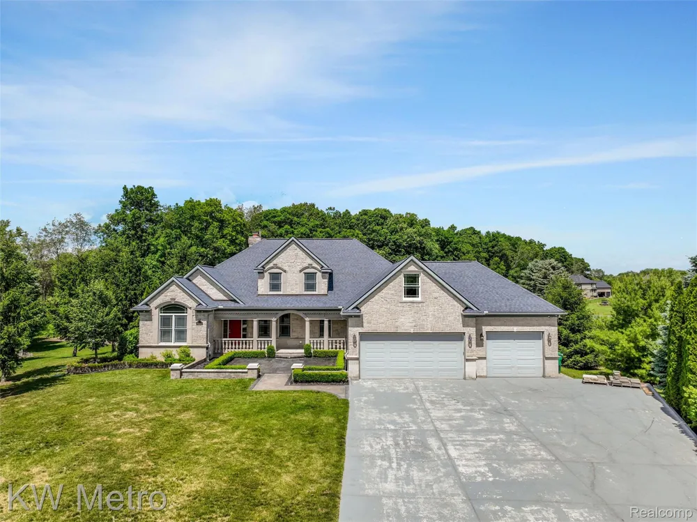 65884 Windrose Court Ray Township, MI 48096