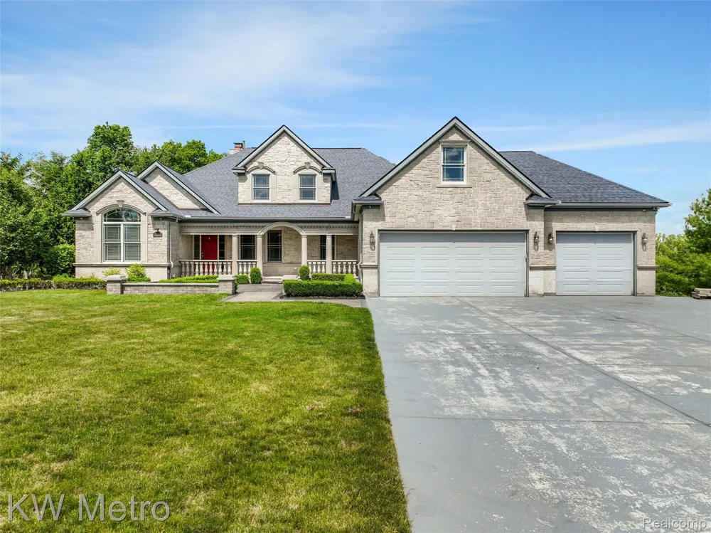 65884 Windrose Court Ray Township, MI 48096
