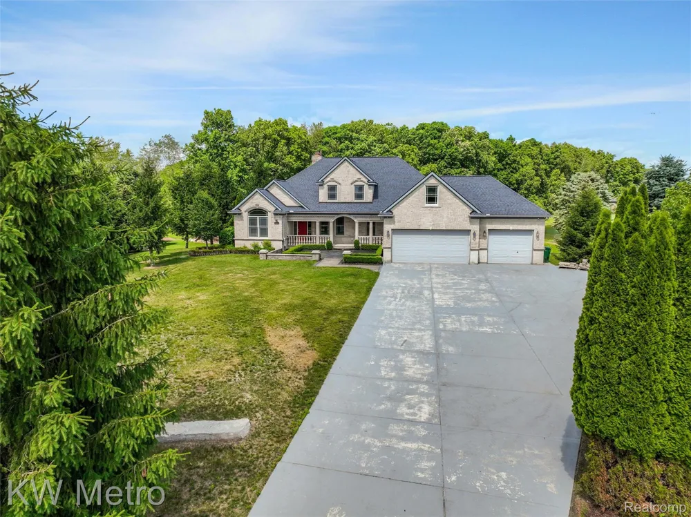 65884 Windrose Court Ray Township, MI 48096