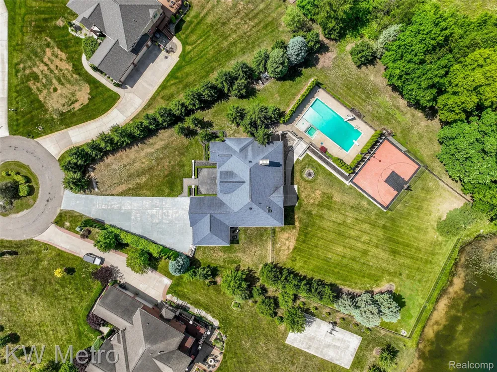 65884 Windrose Court Ray Township, MI 48096