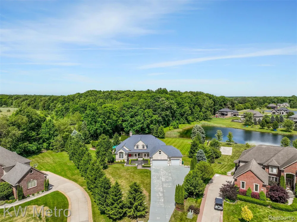 65884 Windrose Court Ray Township, MI 48096