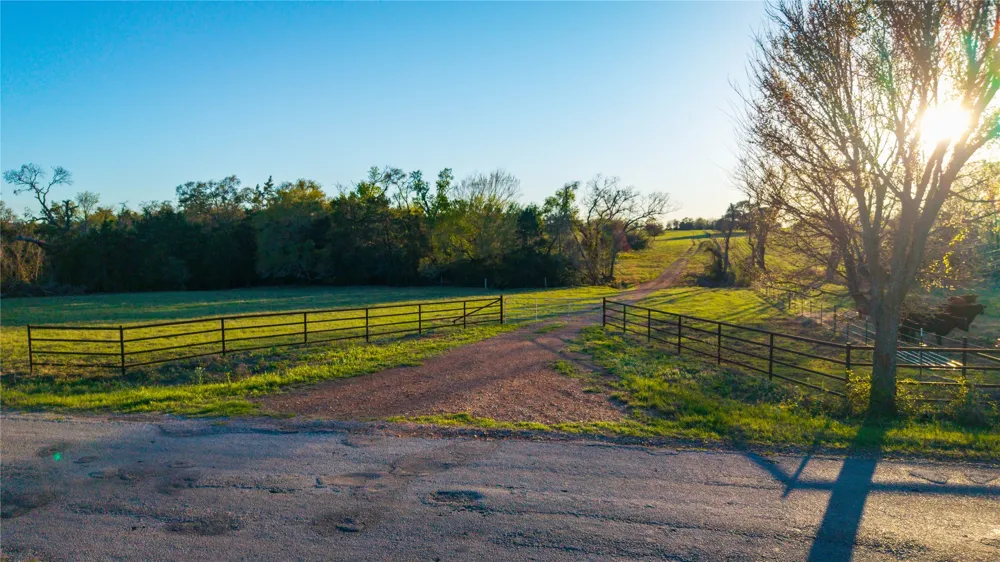 1700 County Road 216 Giddings, TX 78942