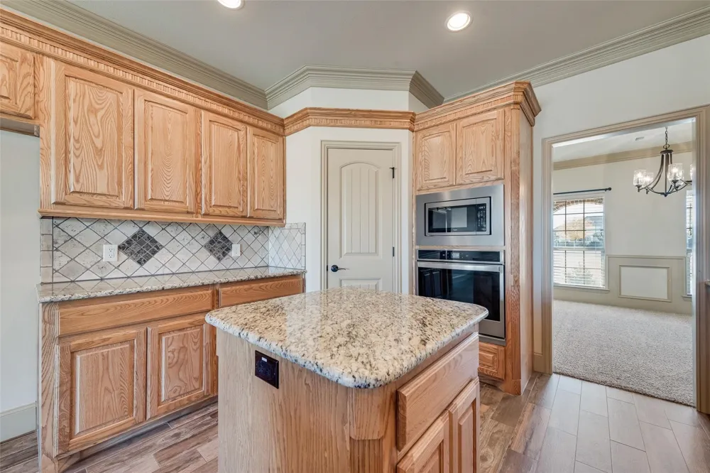 2921 Alamosa Drive Terrell, TX 75160