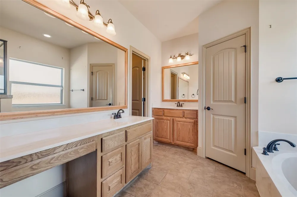 2921 Alamosa Drive Terrell, TX 75160