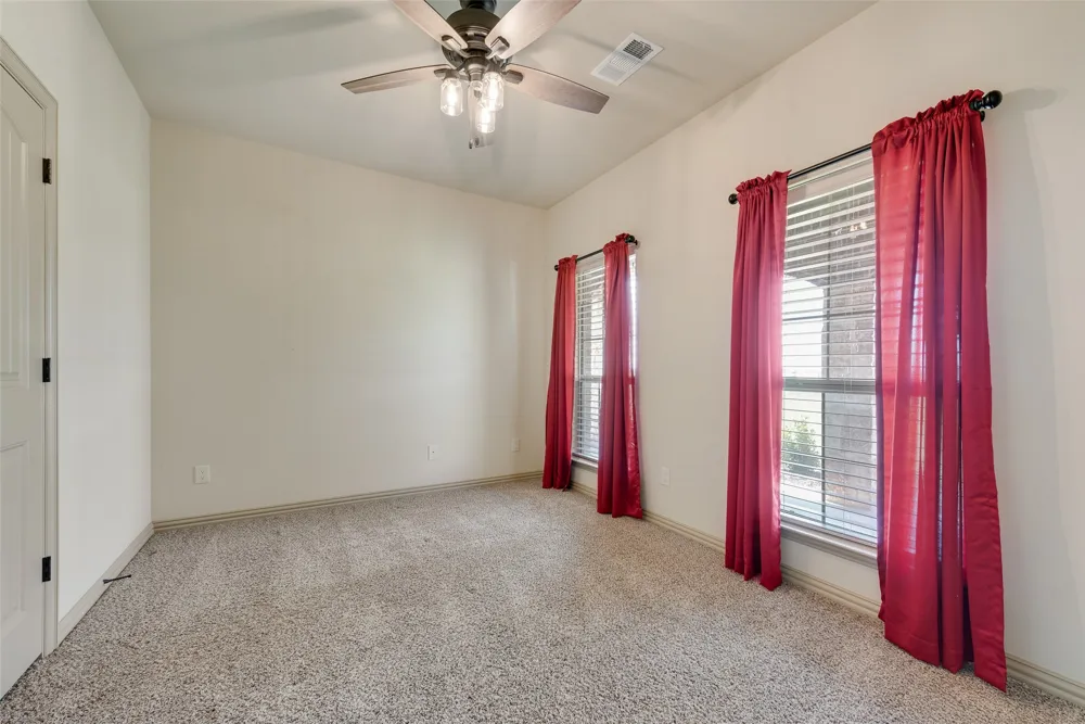 2921 Alamosa Drive Terrell, TX 75160