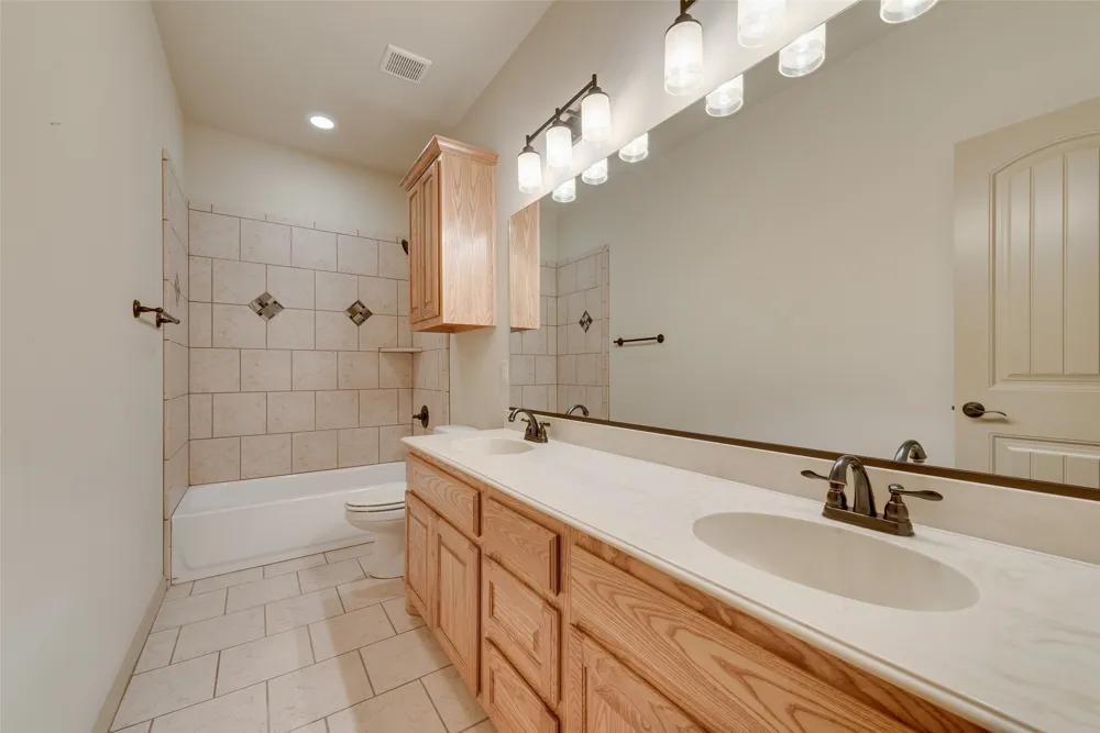 2921 Alamosa Drive Terrell, TX 75160