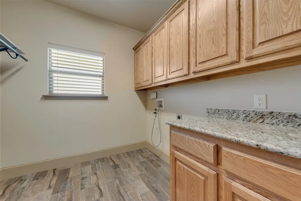 2921 Alamosa Drive Terrell, TX 75160